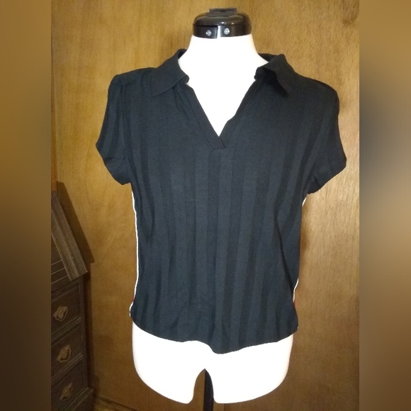 NWOT Black Baby Tee with Racer Stripes - Picture 4 of 9